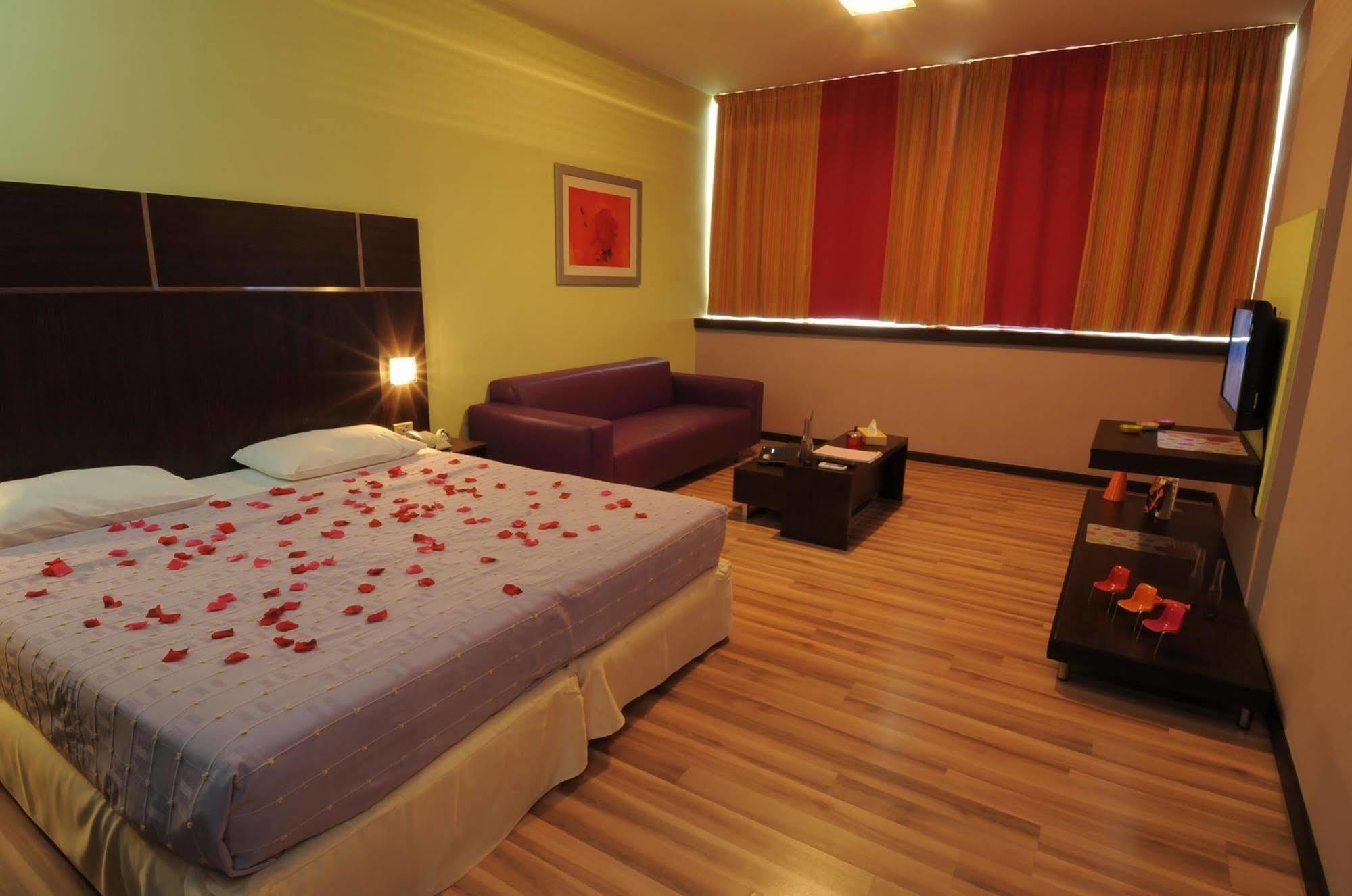 Suite Hotel Merlot - Бейрут Экстерьер фото